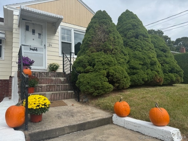 24 Glasgo Rd, Pawcatuck, CT 06379 - photo 1