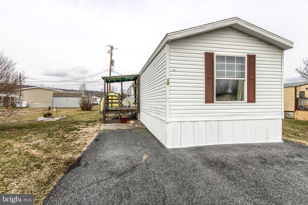 19 Kyra Blvd, New Bloomfield, PA 17068 - photo 1