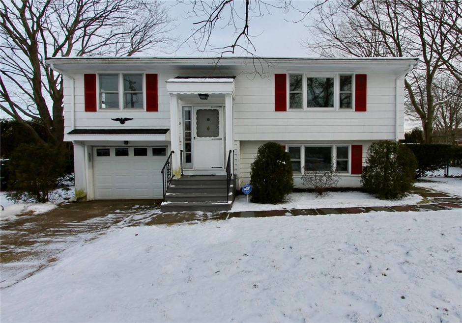 300 Forest Ave, Middletown, RI 02842 - photo 1