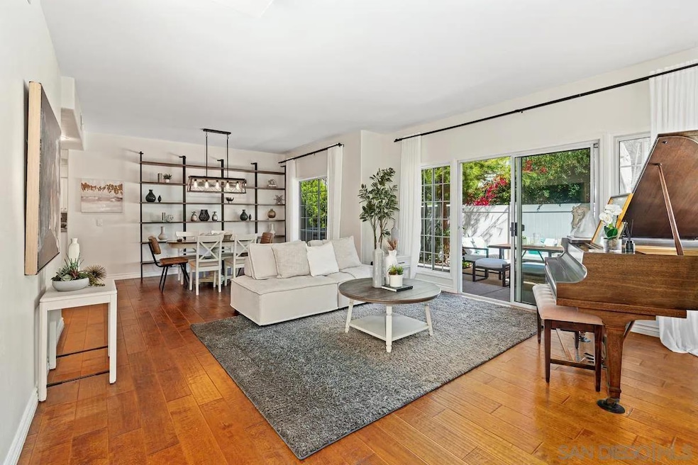 8619 Via Mallorca unit C, La Jolla, CA 92037 - photo 1