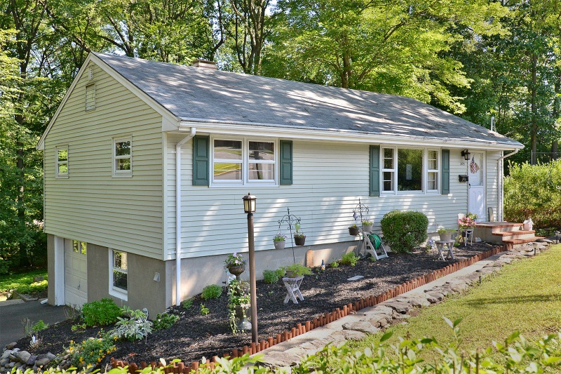 205 Rafkind Rd, Bloomingdale, NJ 07403 - photo 1