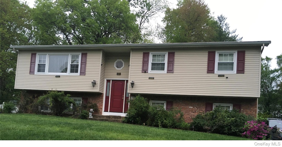 14 Westlyn Dr, Bardonia, NY 10954 - photo 1