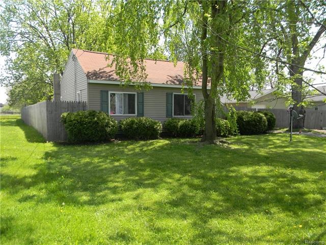 2062 Delaney St, Burton, MI 48509 - photo 1