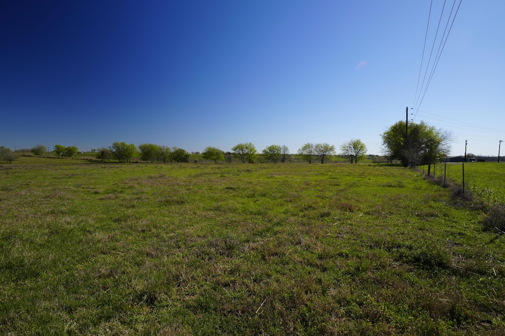 5545 Falke-Heinrich Rd, Schulenburg, TX 78956 - photo 1