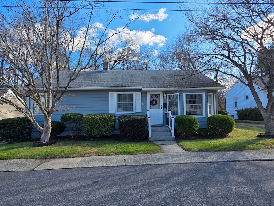 64 Woodrow Ave, Norwich, CT 06360 - photo 1