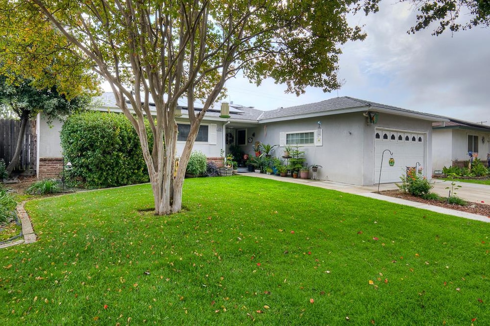 4456 N Dearing Ave, Fresno, CA 93726 - photo 1