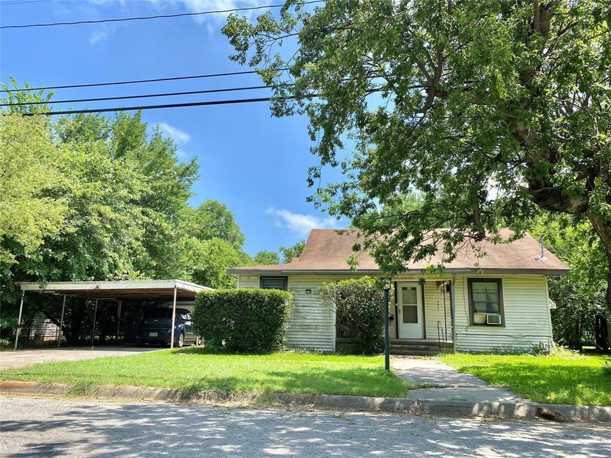 1406 Truelove St, Gainesville, TX 76240 - photo 1