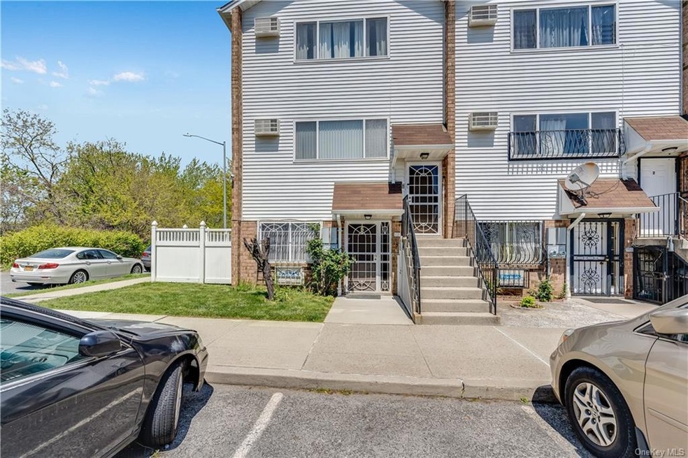 5 Starboard Ct, Bronx, NY 10473 - photo 1