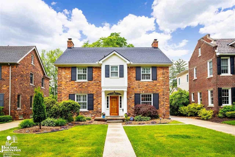 661 Washington Rd, Grosse Pointe, MI 48230 - photo 1