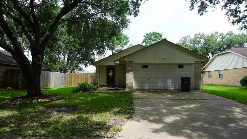 2617 La Mesa St, Bay City, TX 77414 - photo 1