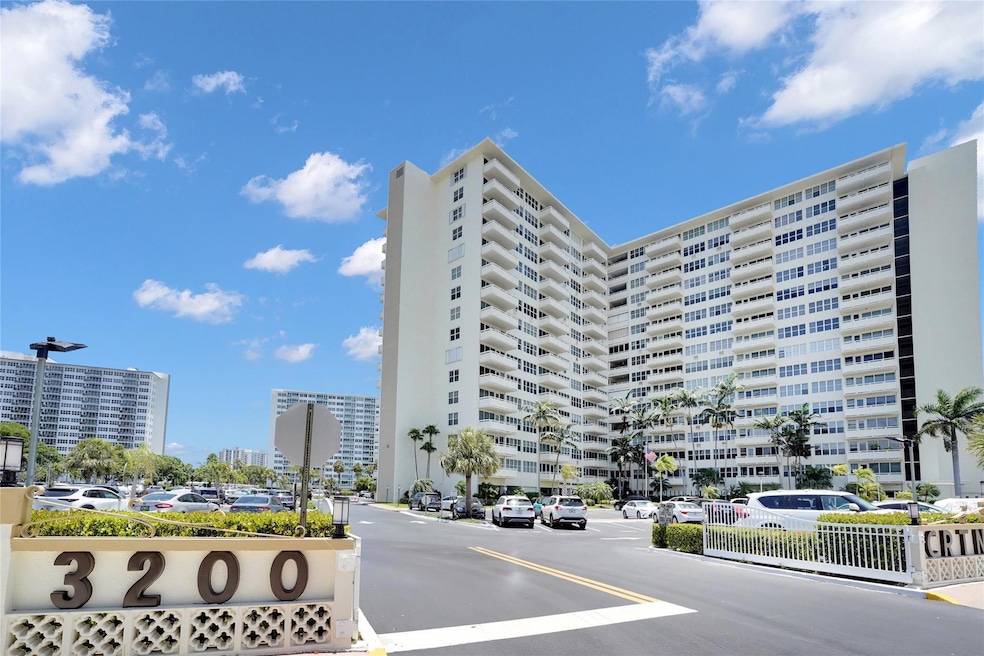 Coral Ridge Towers unit 319, Fort Lauderdale, FL 33308 - photo 1