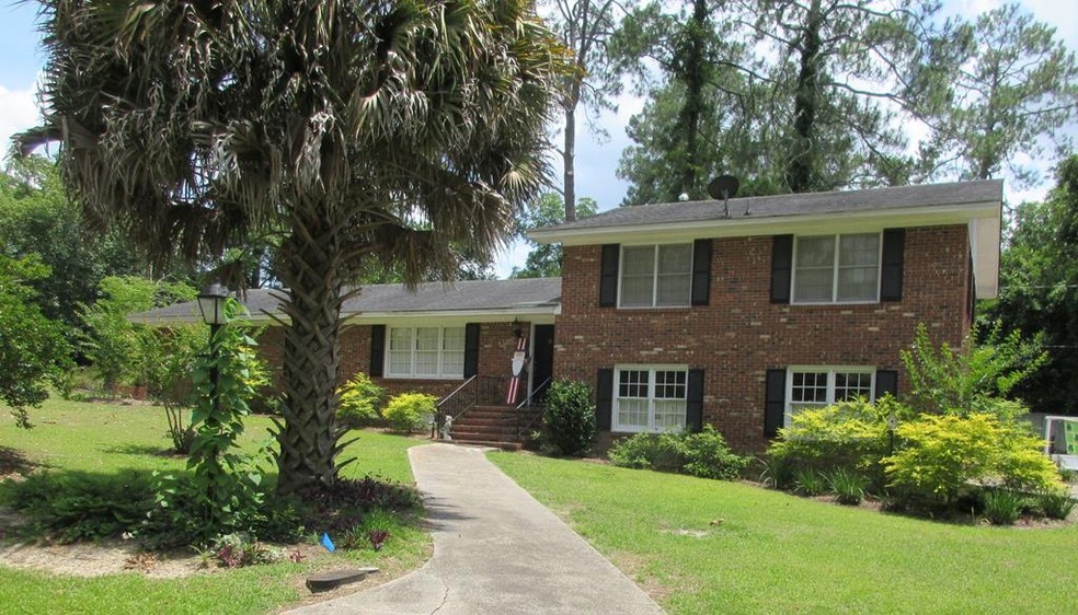 404 Peachtree St W, Douglas, GA 31533 - photo 1