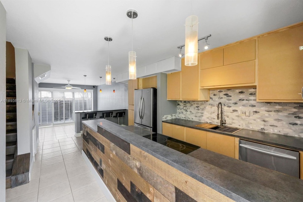 Berkeley Condominiums unit 122, Miami, FL 33176 - photo 1