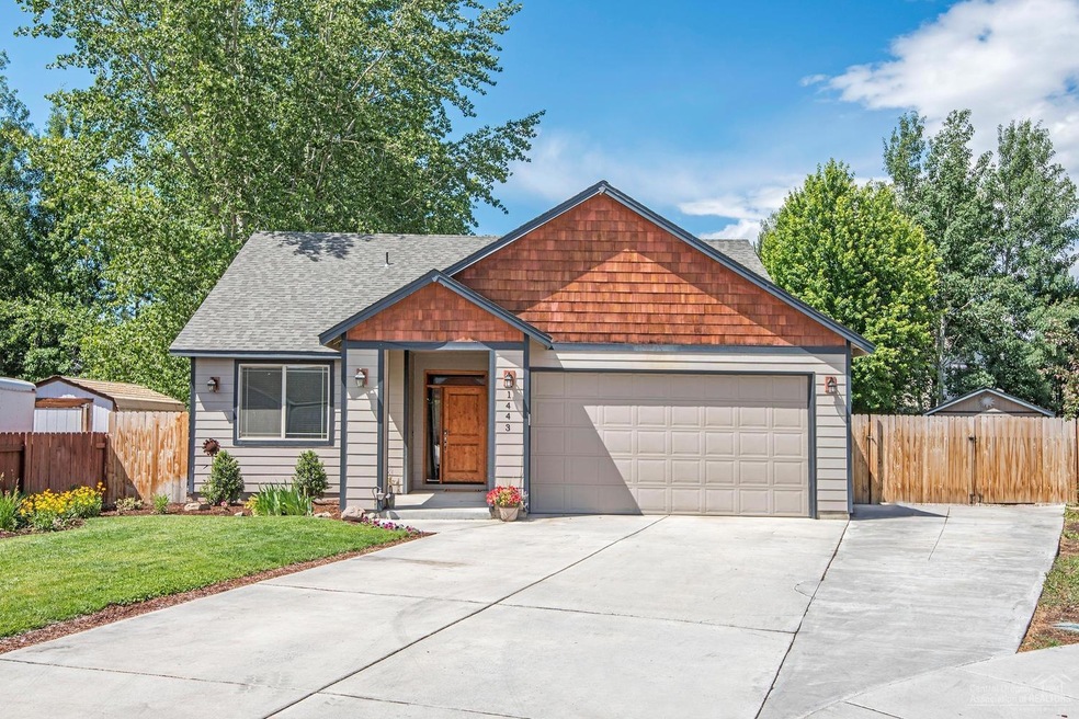 1443 NW Spruce Ct, Redmond, OR 97756 - photo 1