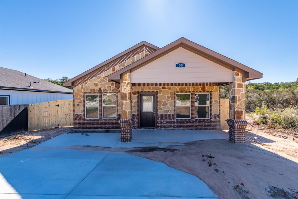 1307 Phoenix Ct, Granbury, TX 76048 - photo 1