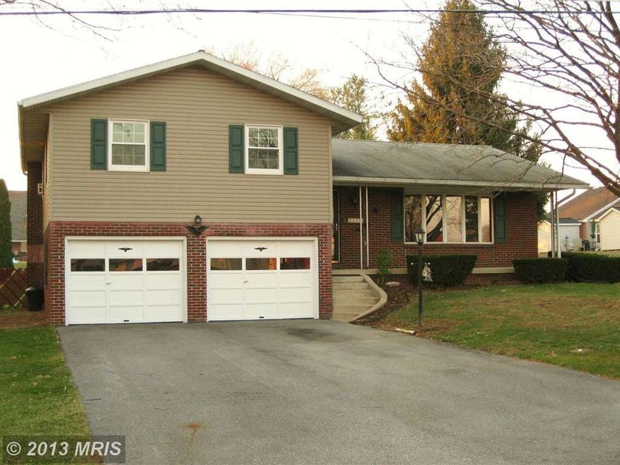 2379 Greene St, Chambersburg, PA 17201 - photo 1