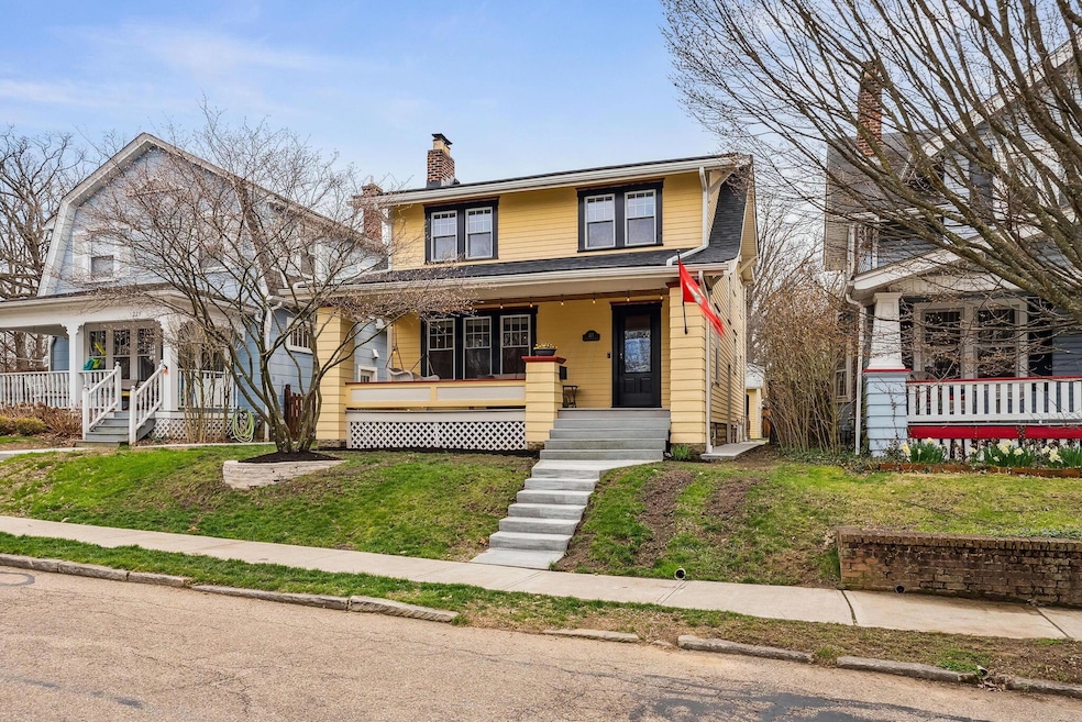 36-web-or-mls-221-e-pacemont-rd