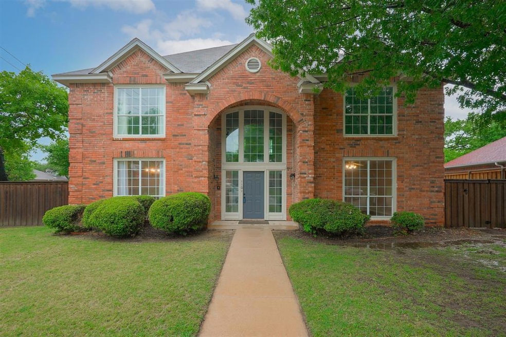 1101 Wildwood Cir, Bedford, TX 76021 - photo 1