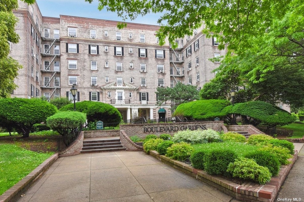Boulevard Gardens unit 3-O, Woodside, NY 11377 - photo 1