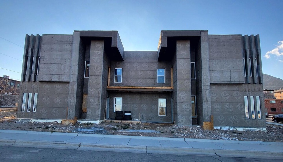 3334 Lincoln Ave, El Paso, TX 79930 - photo 1