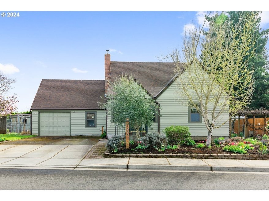 1338 N Maple St, Canby, OR 97013 - photo 1