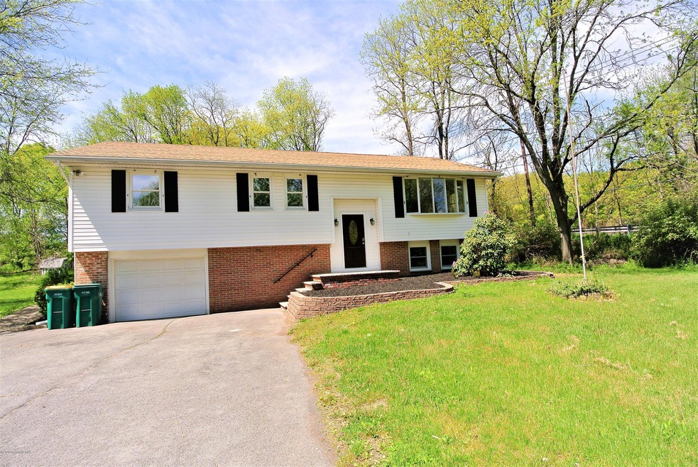 1030 Locust Ln, Stroudsburg, PA 18360 - photo 1