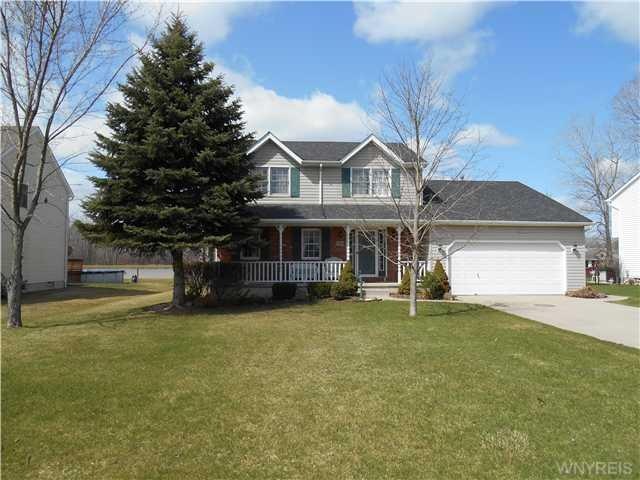 7316 Winbert Dr, North Tonawanda, NY 14120 - photo 1