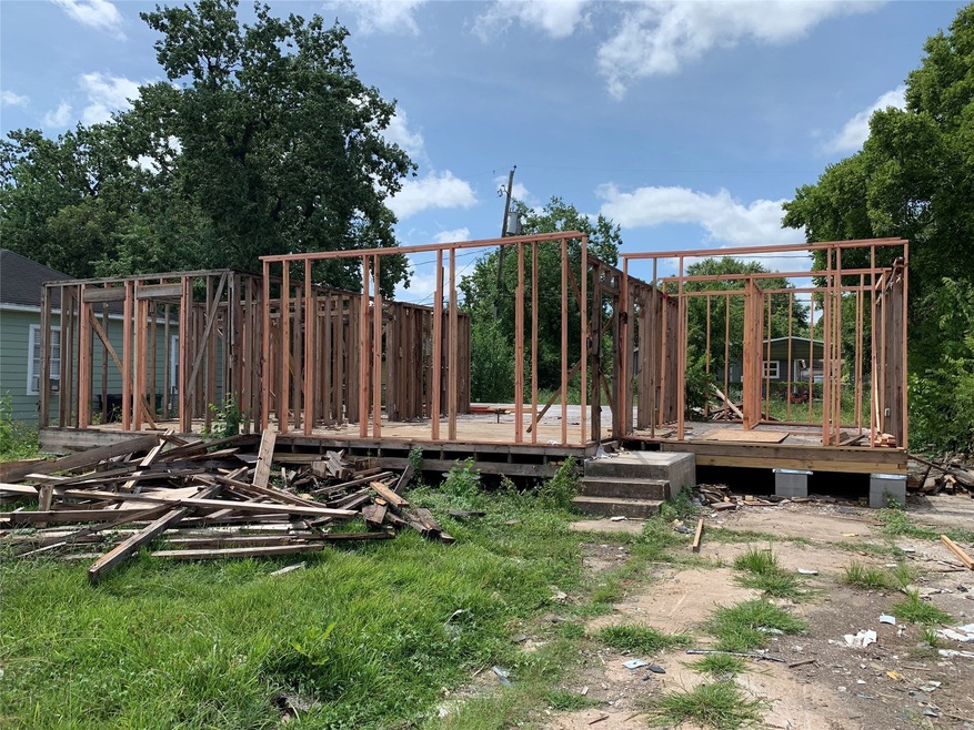 4612 Kingsbury St, Houston, TX 77021 - photo 1