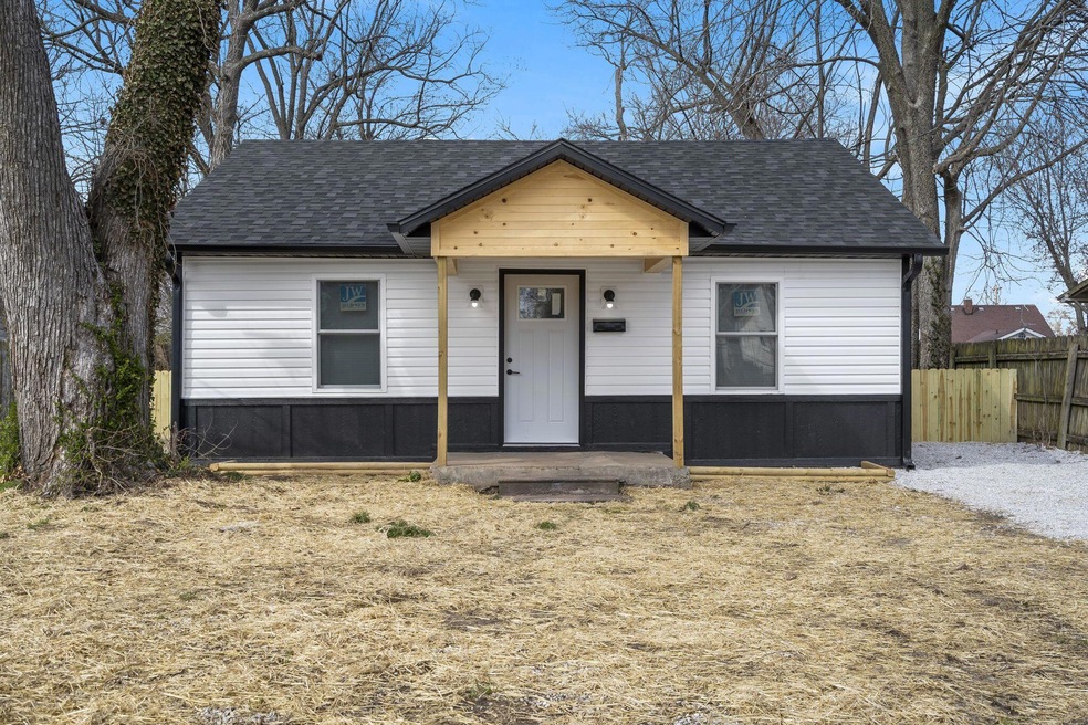 2131 Elm