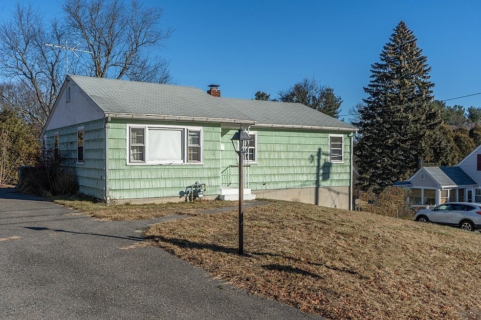 40 Hickory Rd, Leominster, MA 01453 - photo 1