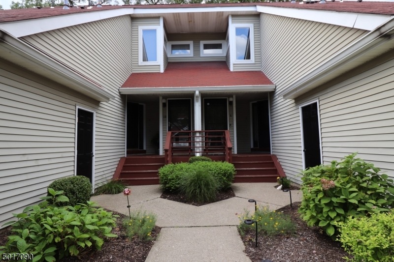 6 Petersburg Ct unit 33, Oak Ridge, NJ 07438 - photo 1