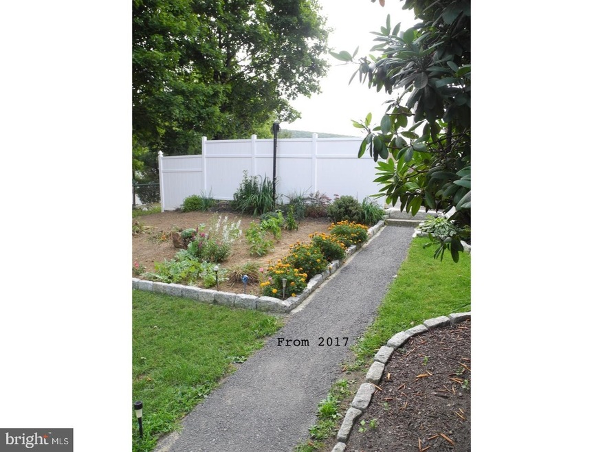 35 W Union St, Tamaqua, PA 18252 - photo 1