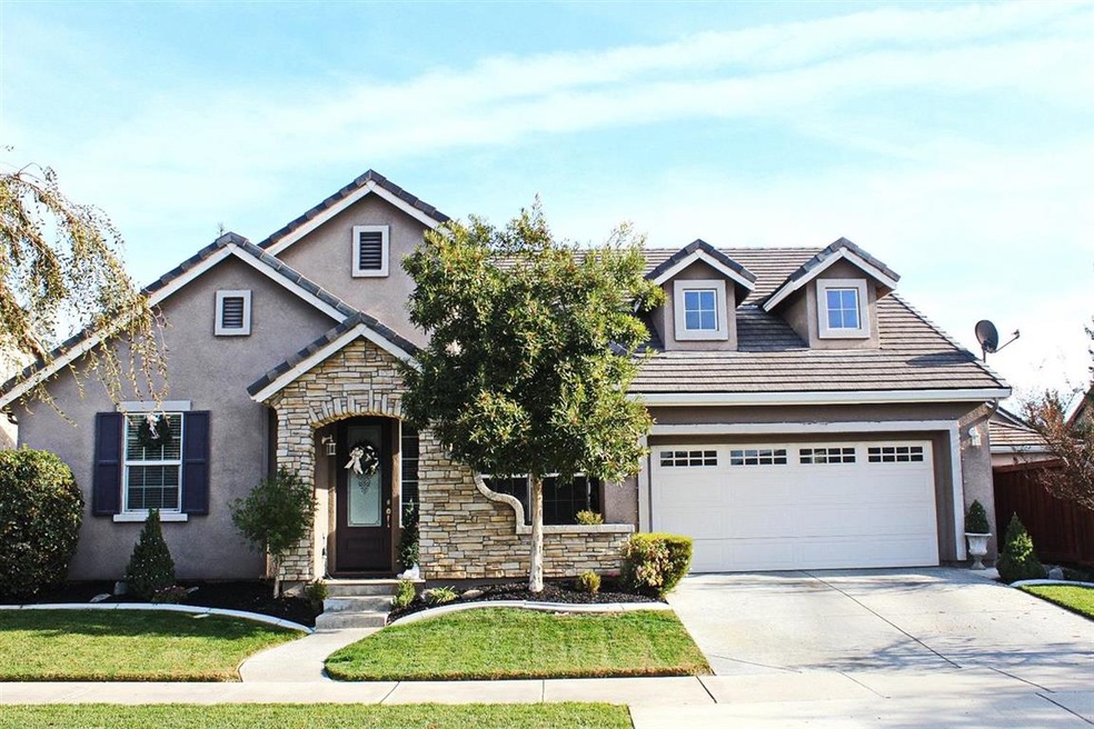 551 Wrangler St, Oakdale, CA 95361 - photo 1