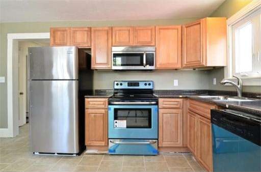 62 Wapping Rd, Kingston, MA 02364 - photo 1