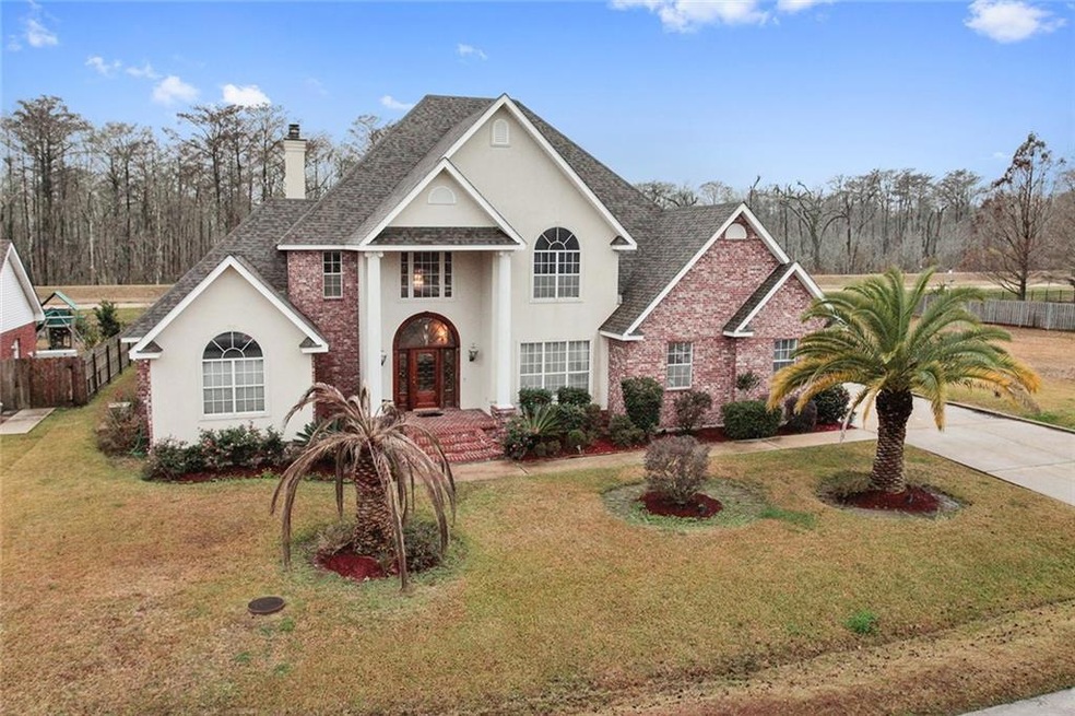 Gorgeous home in Willowridge, backs up to the hurr