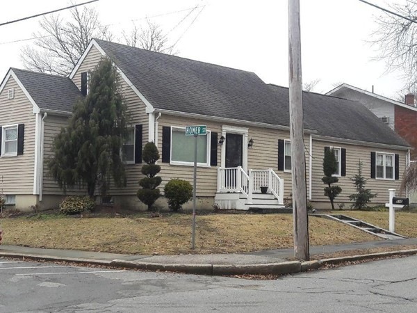 510 Hawthorn St, North Dartmouth, MA 02747 - photo 1