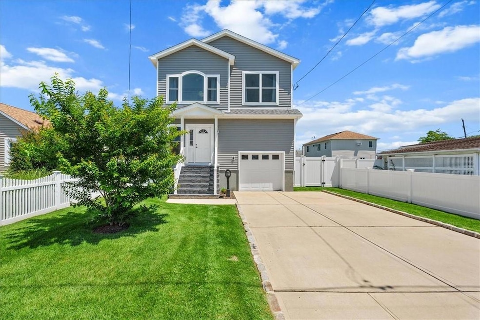 207 E Shore Rd, Lindenhurst, NY 11757 - photo 1