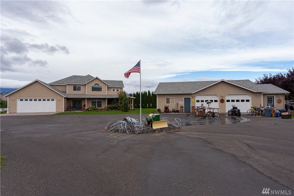 318 N Perry Ave, East Wenatchee, WA 98802 - photo 1