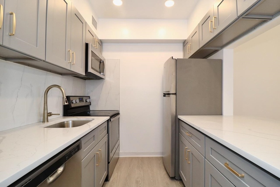 Van Wagenen Terrace unit 3G, Jersey City, NJ 07306 - photo 1