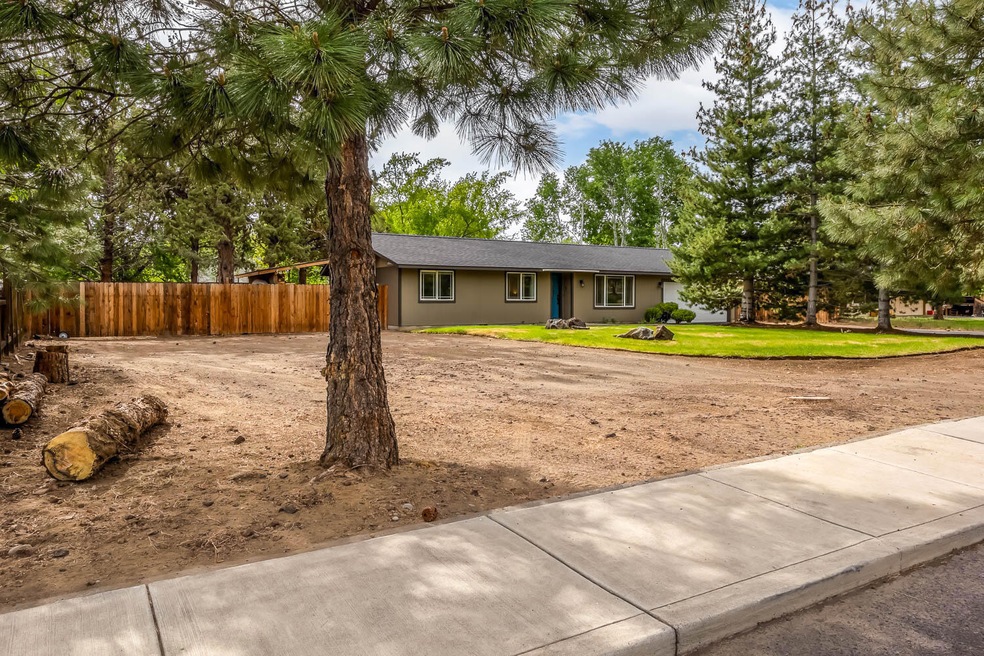 63676 Hunters Cir, Bend, OR 97701 - photo 1