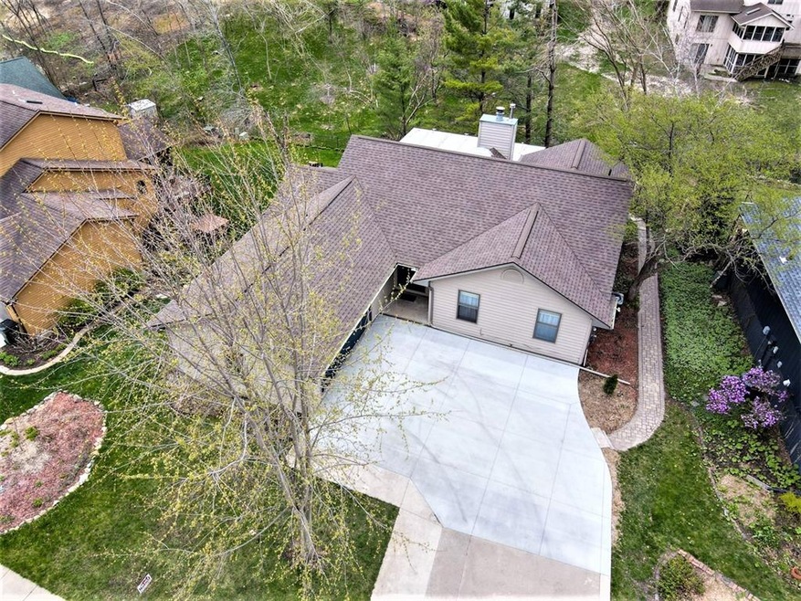 2617 Iris Ave NW, Cedar Rapids, IA 52405 - photo 1