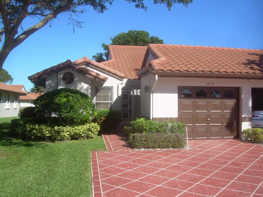 front view of Monaco Villa