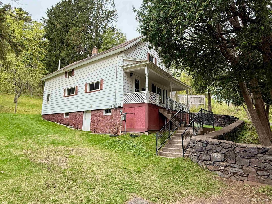 300 Jasper St, Ishpeming, MI 49849 - photo 1