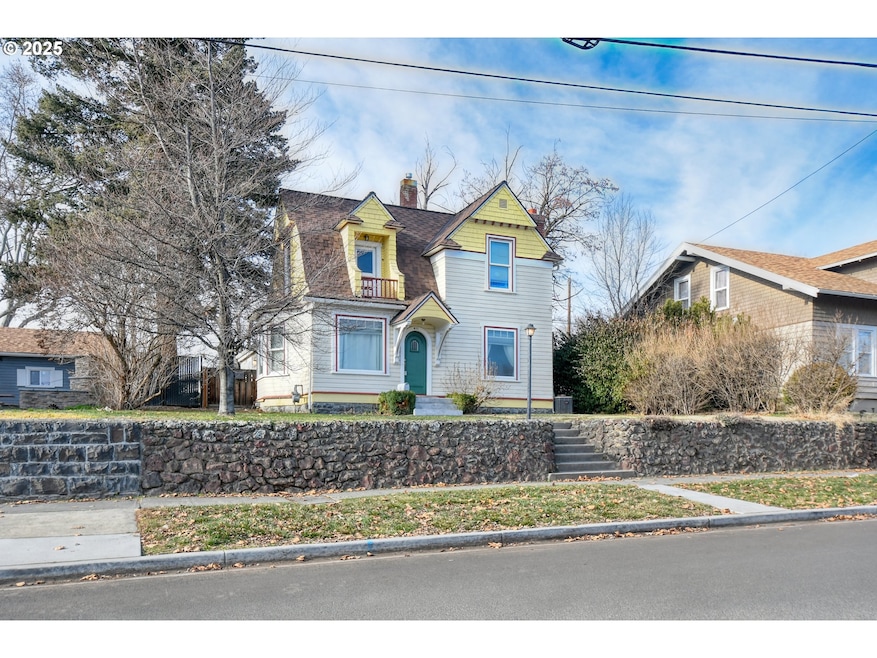 411 NW 10th St, Pendleton, OR 97801 - photo 1