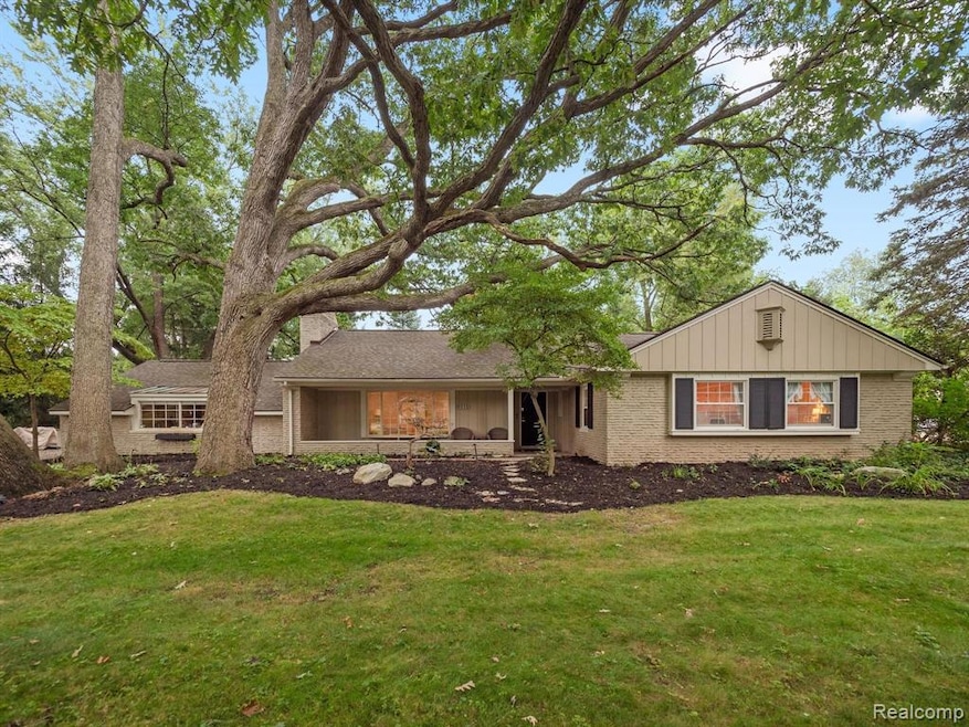 6111 Lantern Ln, Bloomfield Hills, MI 48301 - photo 1