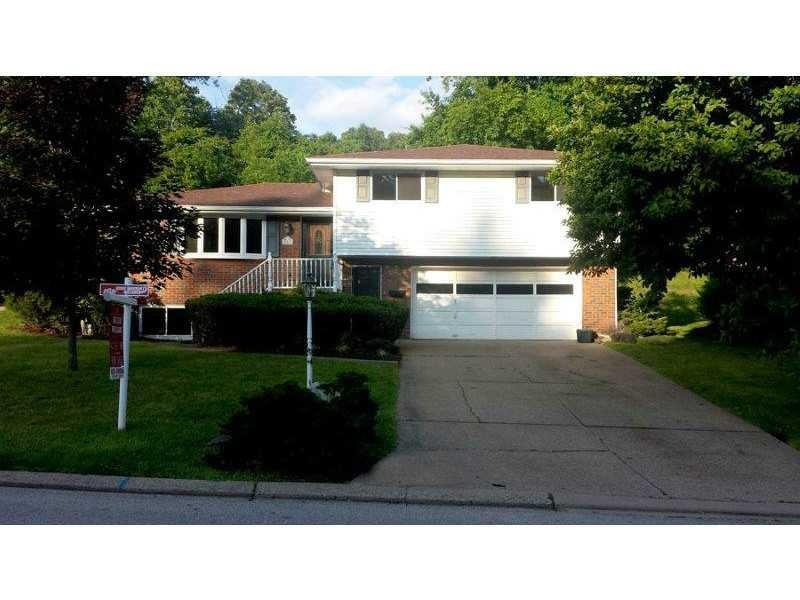 Exterior Front. NICE HOME LOCATED IN QUIET NEIGHBO