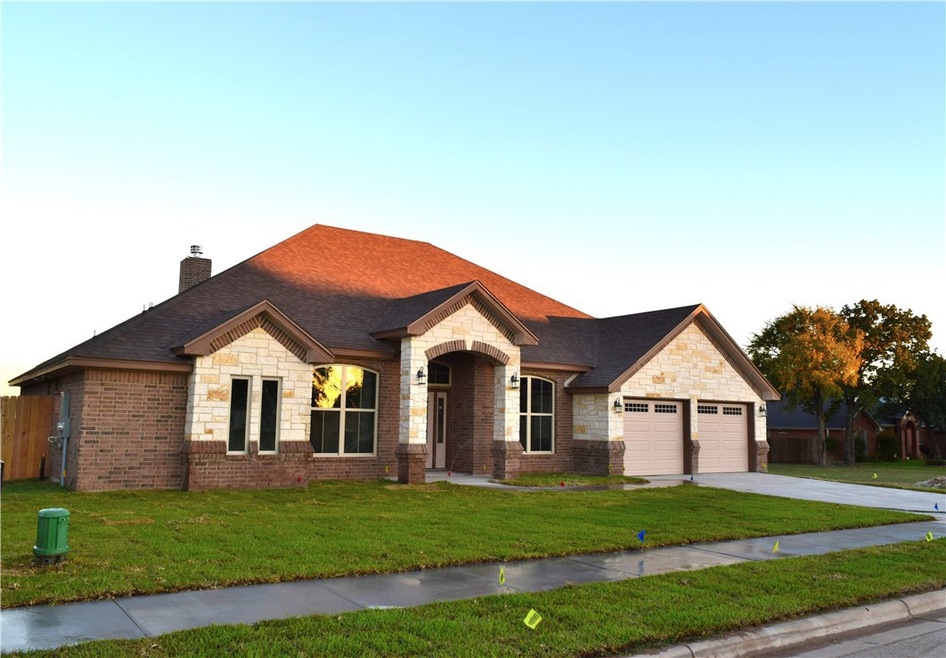 1207 Nathan Ln, Copperas Cove, TX 76522 - photo 1