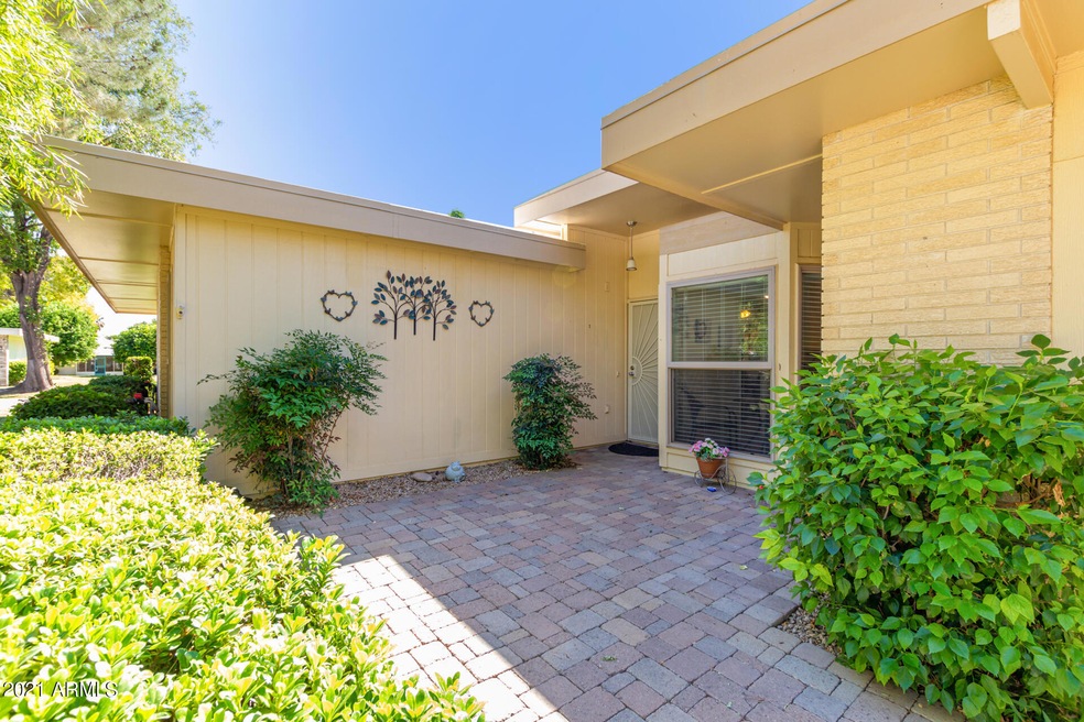 10021 W Highwood Ln, Sun City, AZ 85373 - photo 1