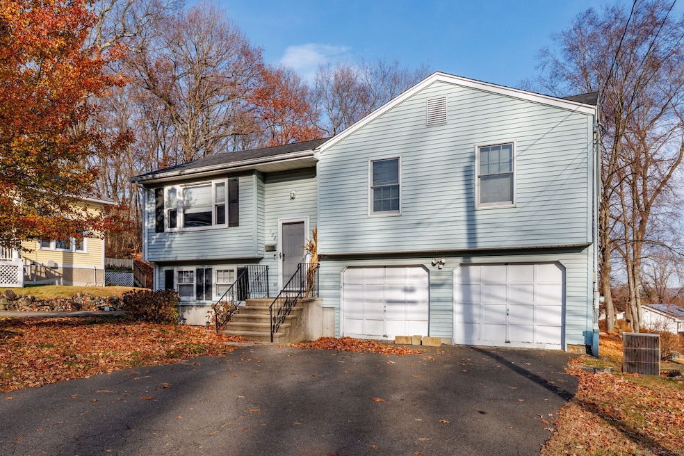 108 Wayland Ave, Waterbury, CT 06708 - photo 1