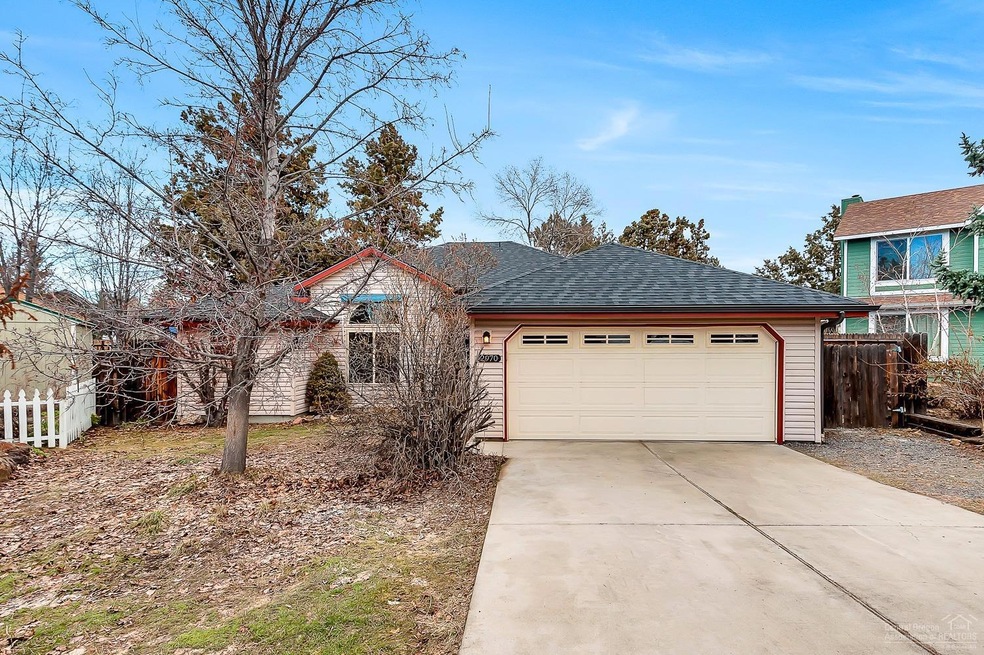 2970 NE Rock Chuck Dr, Bend, OR 97701 - photo 1